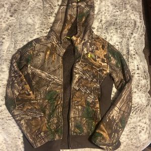 Under Armour camouflage coat youth LG realtree cold gear fleece hunting jacket.